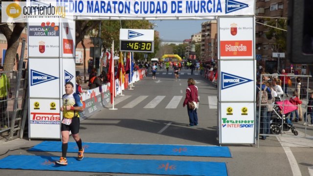 Numerosos atletas del Club Atletismo Totana participaron en la 36 Edicin de la Media Maratn de Murcia - 15