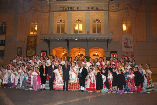 El Alcalde preside en el Teatro Romea la recepción a las 61 candidatas infantiles y mayores a Reina de Huerta - 1, Foto 1