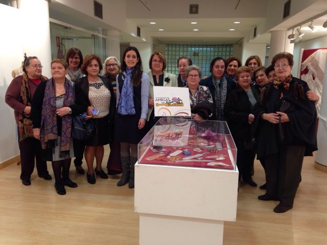 El Carmen acoge una muestra de artesanía en bolillo - 1, Foto 1