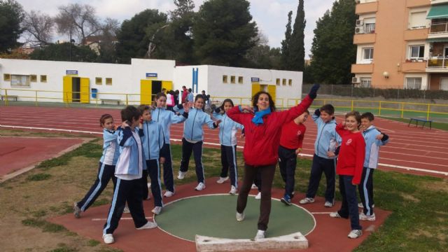 Turno de los alumnos del Sagrado Corazón para practicar Atletismo con el ADE - 1, Foto 1