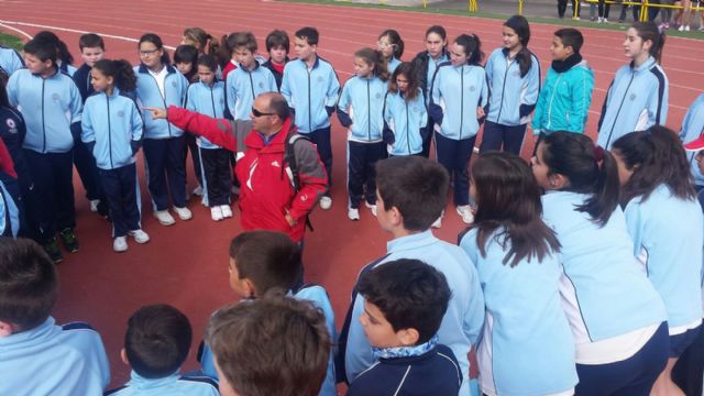 Turno de los alumnos del Sagrado Corazón para practicar Atletismo con el ADE - 4, Foto 4