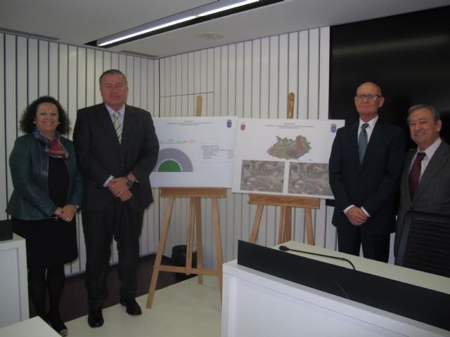 Bernabé presenta la nueva glorieta que dará acceso al centro logístico de Consum - 1, Foto 1