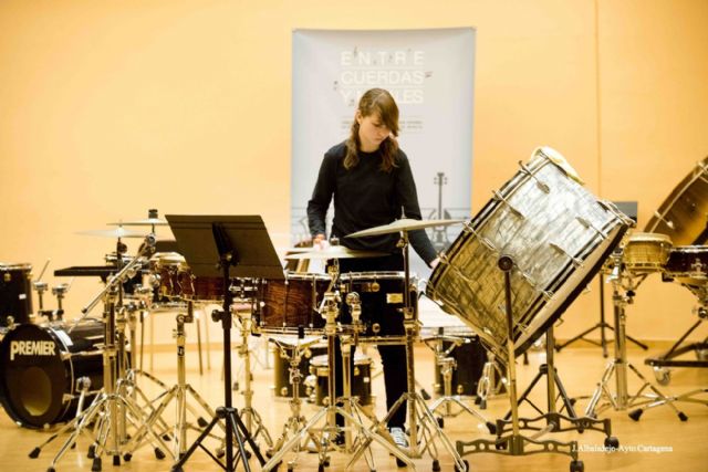 Jóvenes percusionistas inauguraron ayer el concurso Entre Cuerdas y Metales - 1, Foto 1