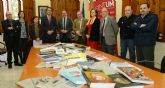 La Universidad de Murcia entrega 5.000 libros de su editorial a bibliotecas de la Región