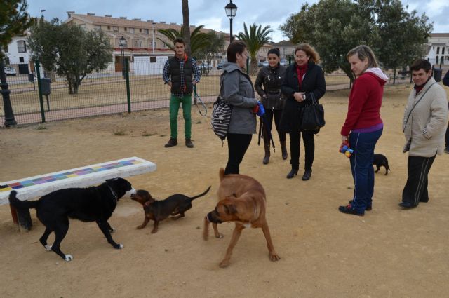 El Ayuntamiento habilita una zona de esparcimiento canino en el barrio de Los Antolinos - 2, Foto 2