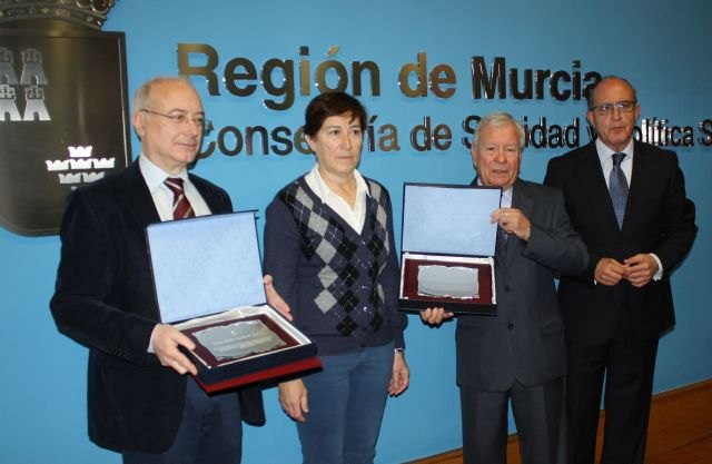 Sanidad otorga el premio ´Salutis Gratia´ a la Asociación de Laringectomizados San Blas, y el ´Sanitati Libenter´ al Hospital de Molina - 1, Foto 1