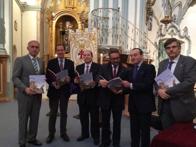 La Cofradía de la Salud presenta el nuevo libro que conmemora el Cincuentnario de la Virgen del Primer Dolor - 1, Foto 1
