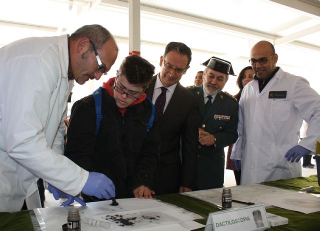 La Guardia Civil abre sus puertas a la Asociaci�n para personas con S�ndrome de Down ASSIDO - 3