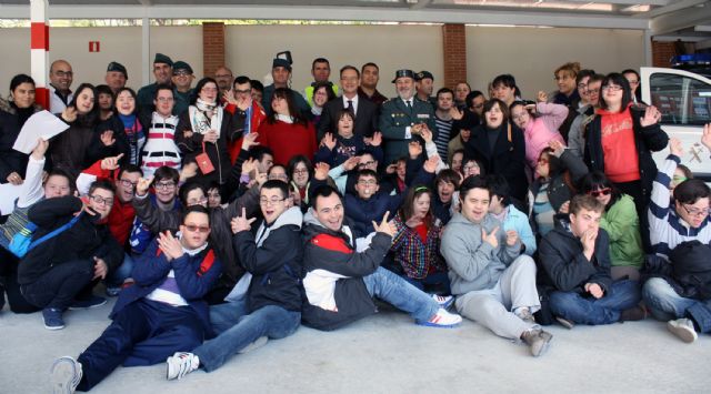 La Guardia Civil abre sus puertas a la Asociaci�n para personas con S�ndrome de Down ASSIDO - 6