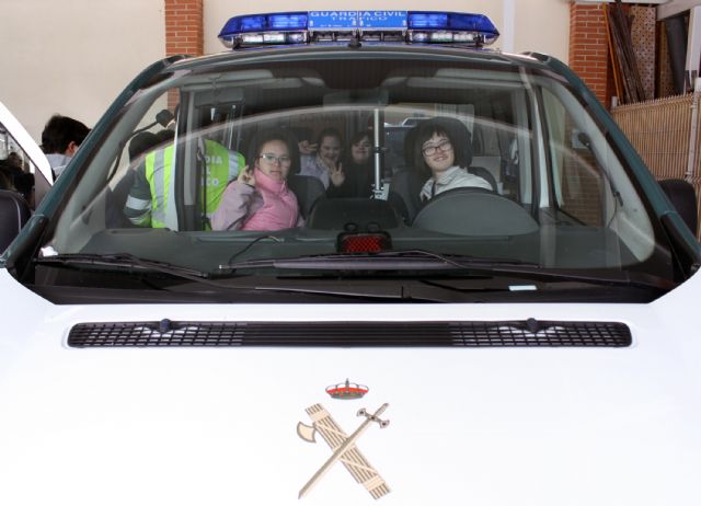 La Guardia Civil abre sus puertas a la Asociaci�n para personas con S�ndrome de Down ASSIDO - 9