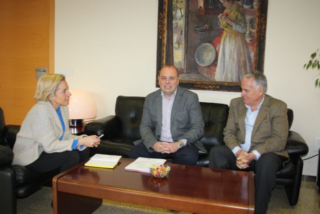 Martínez-Cachá muestra su compromiso con Fundown para colaborar en programas medioambientales de l a Consejería de Agricultura - 1, Foto 1