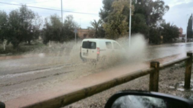El PSOE denuncia que la antigua Carretera de Águilas continúa anegándose con el agua de lluvia pese a su remodelación - 1, Foto 1