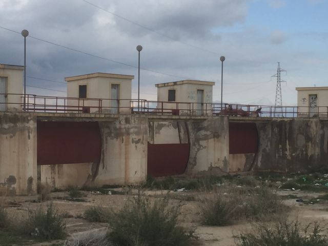 UPyD Lorca exige al Gobierno municipal una solución inmediata a las condiciones infrahumanas y de desigualdad en las que viven un grupo de inmigrantes en el cauce del Guadalentín - 2, Foto 2