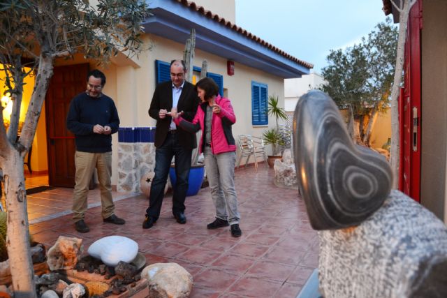 El Hotel Mayarí de Calabardina acoge una doble exposición de esculturas y mapas antiguos - 1, Foto 1