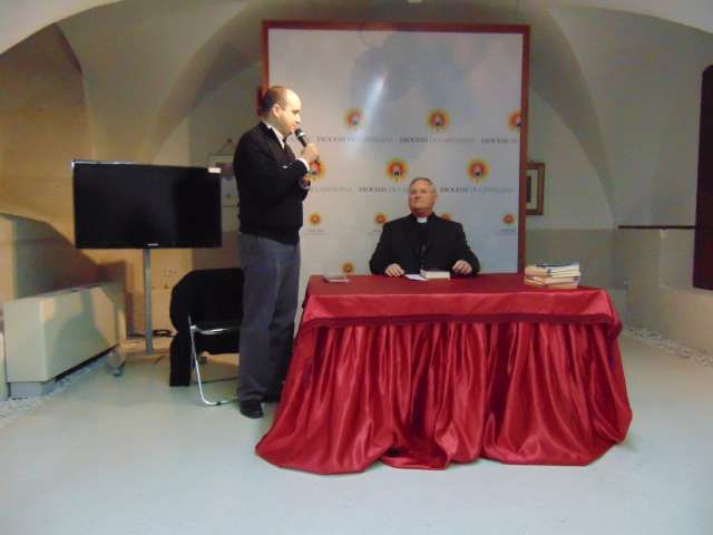 Mons. Lorca anima a los jóvenes a dar testimonio con su vida en la Ruta de la Caridad - 3, Foto 3