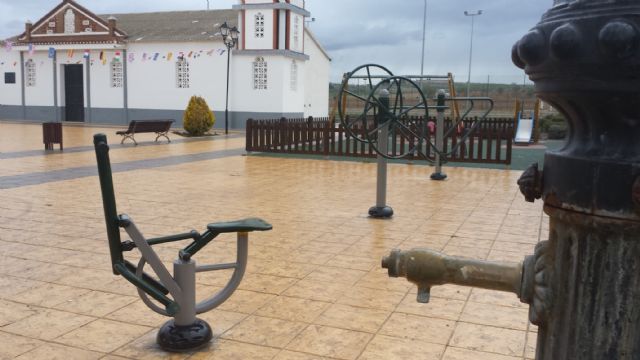 Instalan nueva maquinaria biosaludable y juegos infantiles en varios puntos del municipio - 2, Foto 2
