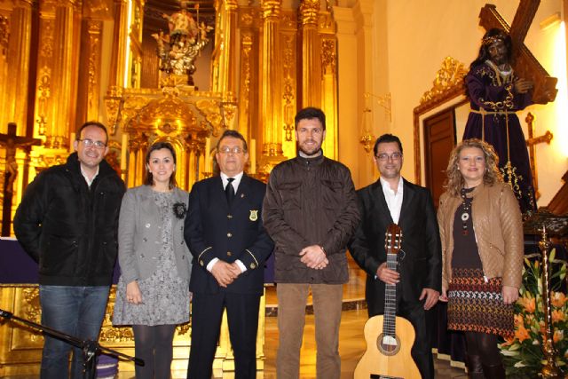 La Concejala de Cultura y Patrimonio ofrece el concierto de Semana Santa en el que acta el cantaor Curro Piñana, Foto 1