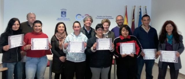 Diez personas de Caravaca concluyen el taller de Integración Sociolaboral desarrollado por la Asociación Proyecto Abraham - 1, Foto 1