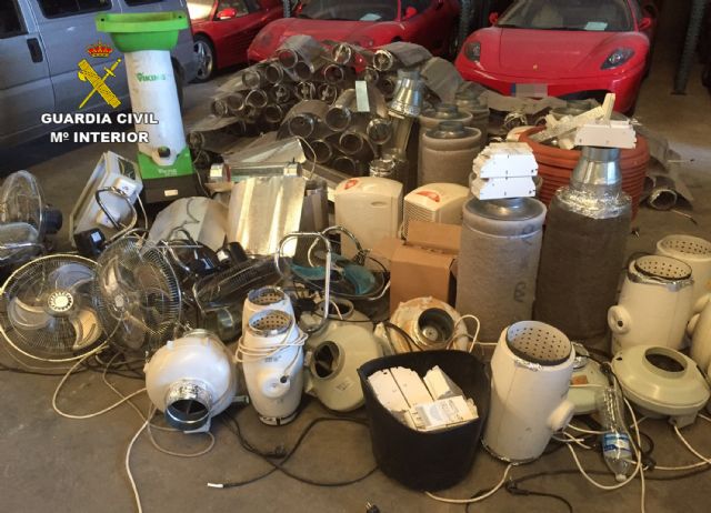 La Guardia Civil desmantela una sofisticada plantación de marihuana instalada en un edificio embargado en Murcia - 3, Foto 3