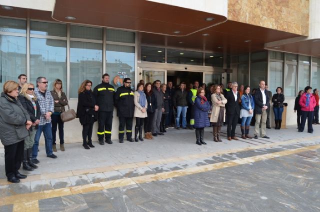 Minuto de silencio por las víctimas del accidente aéreo - 2, Foto 2