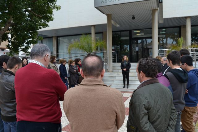 San Pedro del Pinatar guarda un minuto de silencio por las víctimas del accidente aéreo - 1, Foto 1