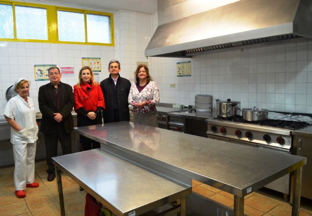El alcalde y la concejala de Educación de Alguazas visitan el comedor del CEIP Nuestra Señora del Carmen - 1, Foto 1
