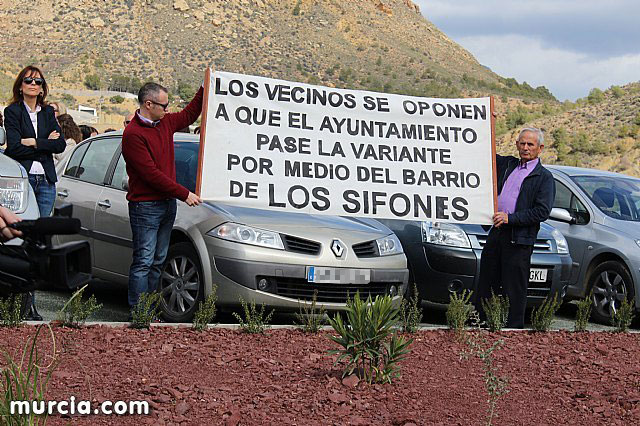 Vecinos de Los Sifones durante la inauguración del Yacimiento Argárico de La Bastida / Murcia.com, Foto 1