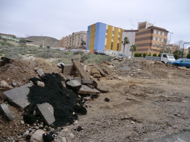 IU-Verdes denuncia nuevos vertidos incontrolados en los terrenos aledaños a La Ermita - 2, Foto 2