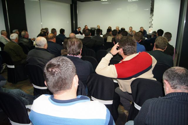 Autoridades municipales asisten a la asamblea general de la ADS del Ovino y Caprino de Totana, Foto 3