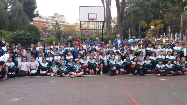 El colegio Carmelitas recibió al UPCT Basket Cartagena dentro del Programa ADE - 1, Foto 1