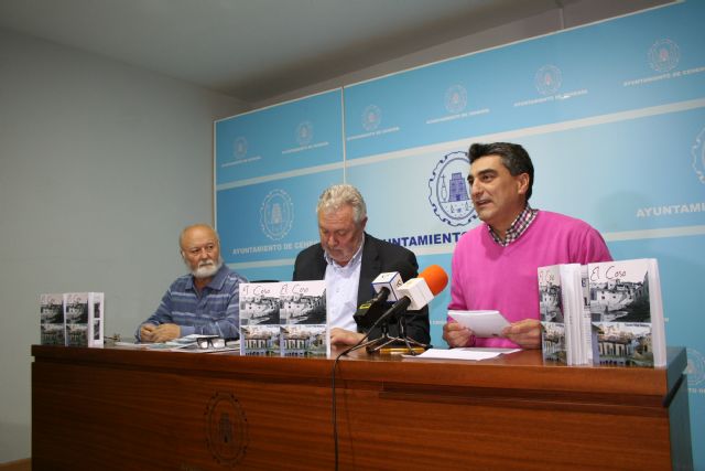 El Ayuntamiento de Cehegín edita un libro que refleja la evolución de la zona de El Coso en las últimas décadas - 1, Foto 1