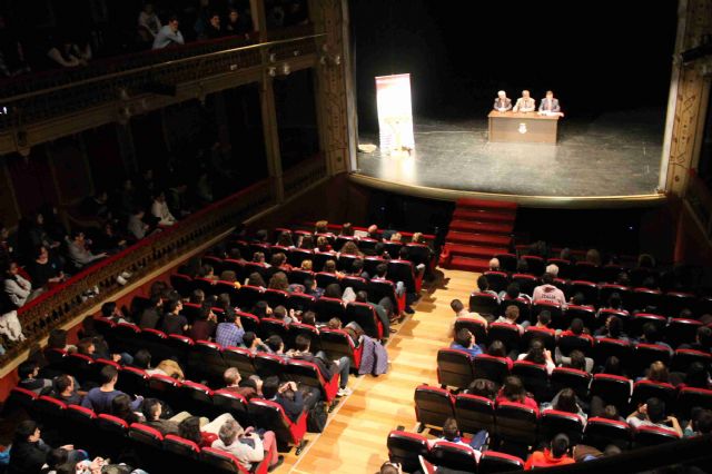 El científico del CSIC Jesús Martínez-Frías despeja en Jumilla incógnitas sobre la vida en el espacio - 2, Foto 2