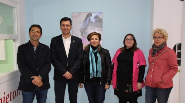 El alcalde de Alhama visita el Centro Multidisciplinar Celia Carrión Pérez de Tudela, Foto 2