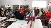 Usuarios y monitores del Centro Ocupacional “José Moya” visitan las instalaciones de MOBEL SPORT