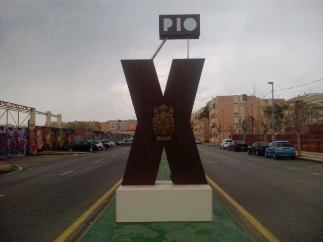 San Pío X ya luce su emblema - 1, Foto 1