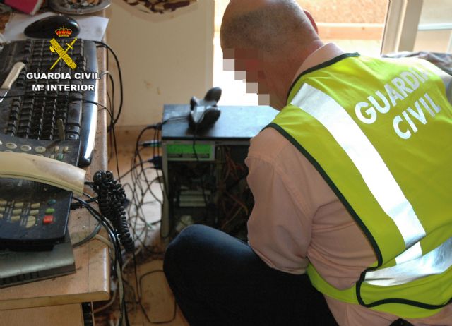 La Guardia Civil detiene a una persona por difundir en las redes sociales mensajes ofensivos que incitan al odio y la violencia - 3, Foto 3
