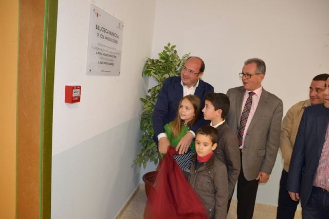 Pedro Antonio Sánchez destaca en la inauguración de la Biblioteca de Abarán que la cultura cercana es la cultura viva - 1, Foto 1