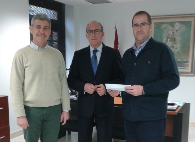 Sanidad cede cien pastilleros a la Hospitalidad Nuestra Señora de Lourdes de Murcia para facilitar la correcta dosificación de fármacos - 1, Foto 1