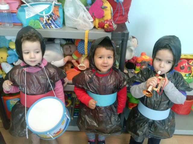 La Guardería La Estrella también realizó su particular procesión infantil, Foto 1