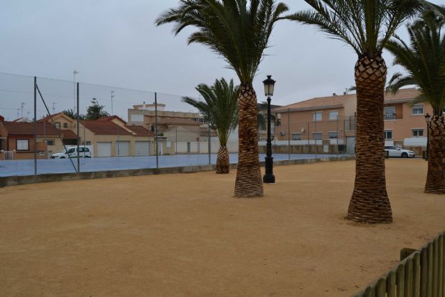 El Ayuntamiento mejora los accesos al municipio con la renovación de rotondas y medianas - 2, Foto 2