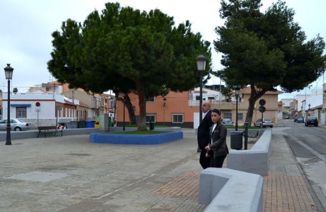 El Ayuntamiento mejora los accesos al municipio con la renovación de rotondas y medianas - 3, Foto 3