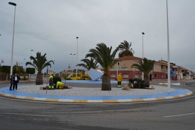El Ayuntamiento mejora los accesos al municipio con la renovación de rotondas y medianas - 4, Foto 4