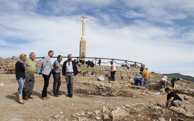 La contratación de 16 personas permite la puesta en valor del yacimiento de El Cerro de las Fuentes de Archivel - 2, Foto 2