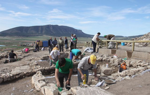 La contratación de 16 personas permite la puesta en valor del yacimiento de El Cerro de las Fuentes de Archivel - 3, Foto 3