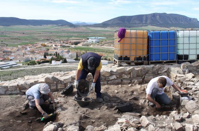 La contratación de 16 personas permite la puesta en valor del yacimiento de El Cerro de las Fuentes de Archivel - 4, Foto 4