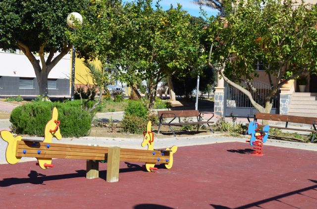 Concluyen los trabajos de mejora del parque Doctor Chazarra de Alguazas, que han permitido la ampliación y mejora de su zona infantil - 2, Foto 2