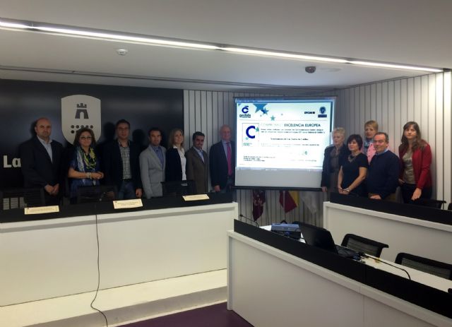 El Ayuntamiento torreño recibe el sello de compromiso de excelencia europea por su modelo de gestión - 2, Foto 2