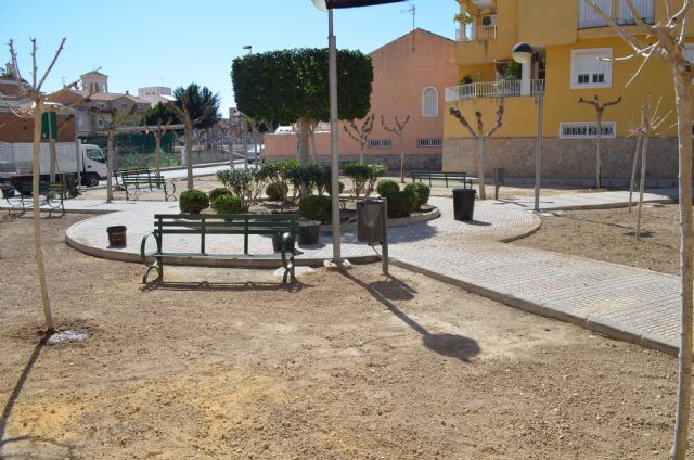 El parque Tirachinas de Alguazas renueva su arbolado por otro más limpio y adecuado - 1, Foto 1