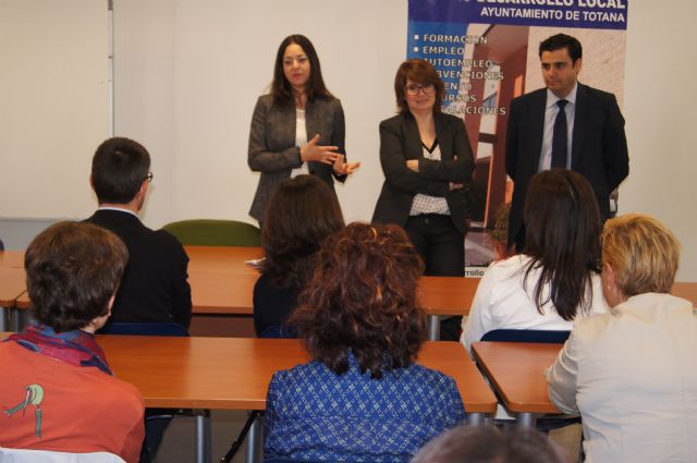 15 people start job-training program of "geriatric care to dependent people in social institutions", Foto 2