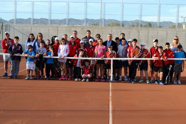 El Polideportivo de Águilas cuenta ya con dos pistas de tenis de tierra batida y un nuevo acceso en su parte norte - 2, Foto 2